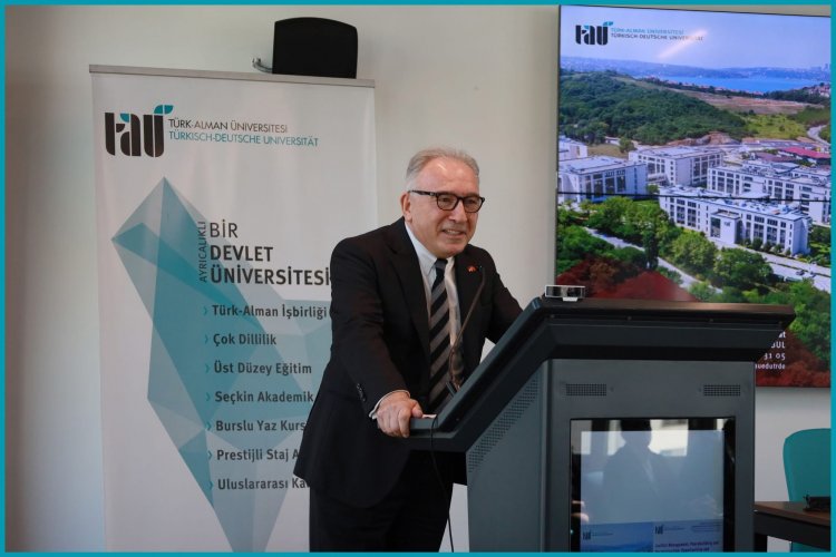 Türk-Alman Üniversitesi’nde uluslararası barış ve yeniden yapılanma konferansı başladı