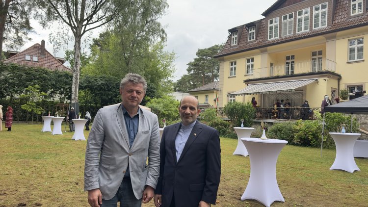 Berlin’de İran lezzetleri kanserli çocuklar için buluştu