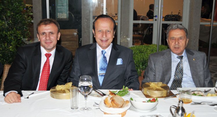 Kadir İnanır’ın Çeşme Sözleri Yeniden Hatırlandı: “Burada Yaşayanlar Çok Şanslı”