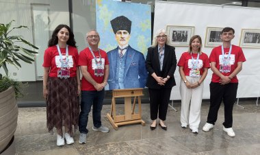 Gençlik Otobüsü Projesi Berlin’de: Büyükelçilikte Uluslararası Gençlik Buluşması