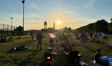 Berlin’de gökyüzü şöleni: Tempelhofer Feld’de binlerce kişi güneş tutulmasını izledi