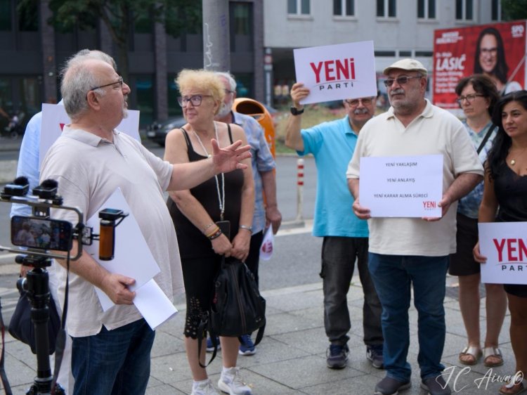 Kenan Kolat: Berlin’de yeni bir örgütlenme bekliyoruz