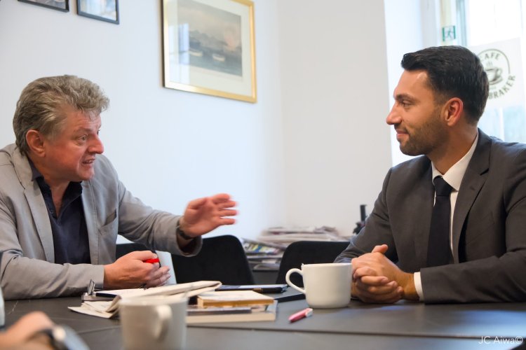 “Berlin Temiz Olsun” Afişiyle Gündem Olan Batuhan Temiz: “Toplumdaki Çifte Standardı Gösterdim”