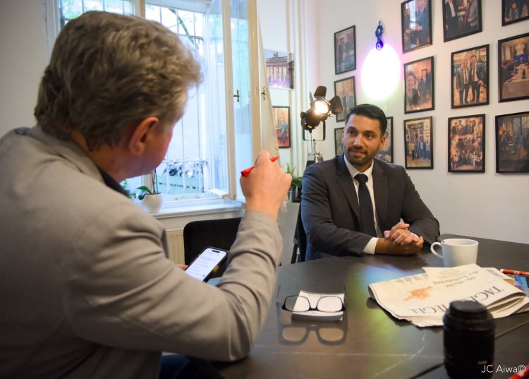 “Berlin Temiz Olsun” Afişiyle Gündem Olan Batuhan Temiz: “Toplumdaki Çifte Standardı Gösterdim”
