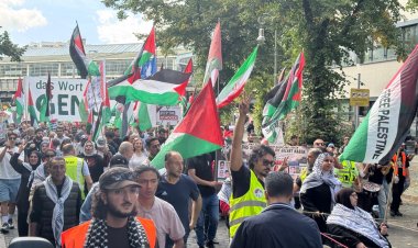 Berlin’de Filistin’e Destek Yürüyüşü