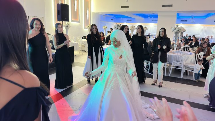 Berlin’de Hümeyra ve Ömer Dünyaevine Girdi