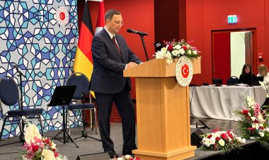 Türkiye-Almanya ilişkilerinde ticaret, savunma ve göç geçmişi vurgusu